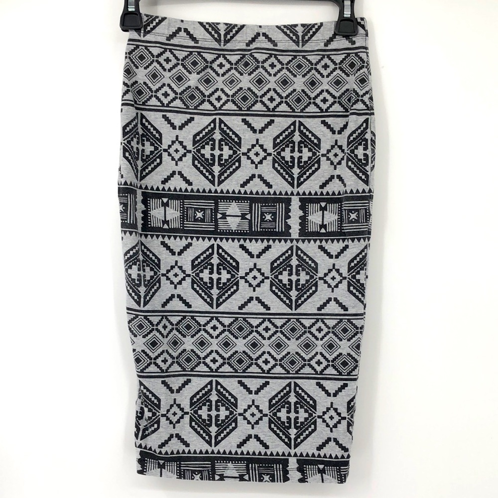 3/$25 Forever 21 Size S Stretchy Fitted Pencil Skirt Geometric Aztec Tribal